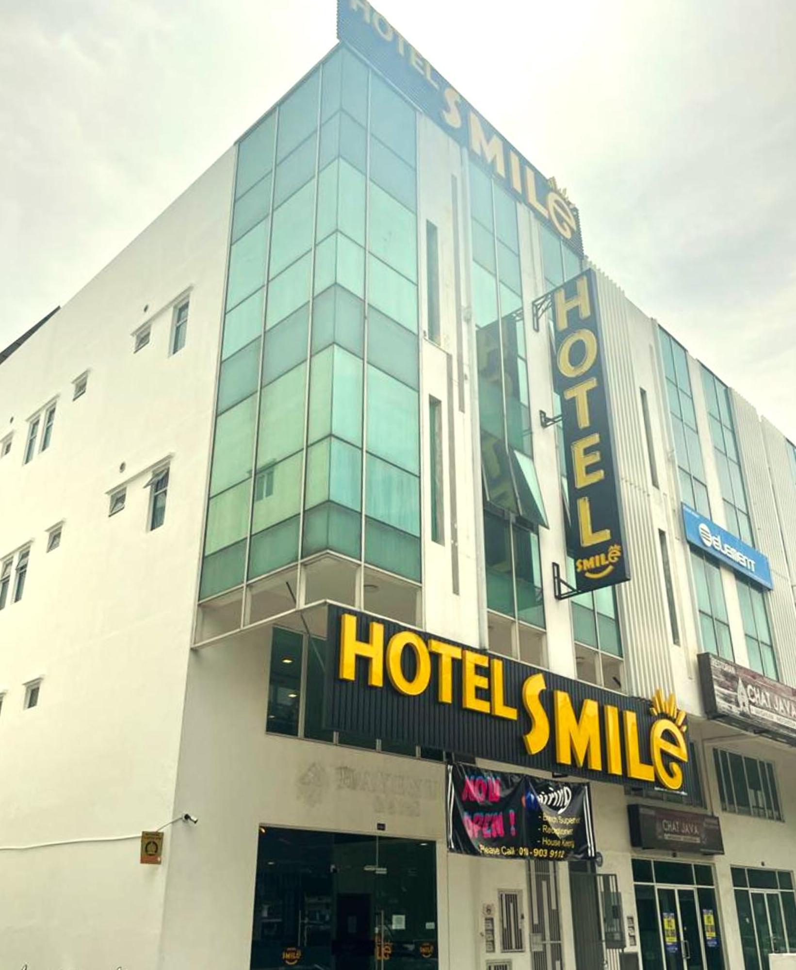 Smile Hotel Subang Airport Shah Alam Buitenkant foto